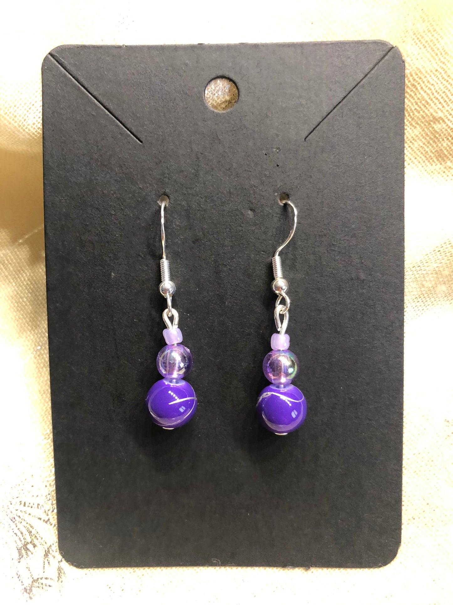 Boucles d’oreilles perles violettes