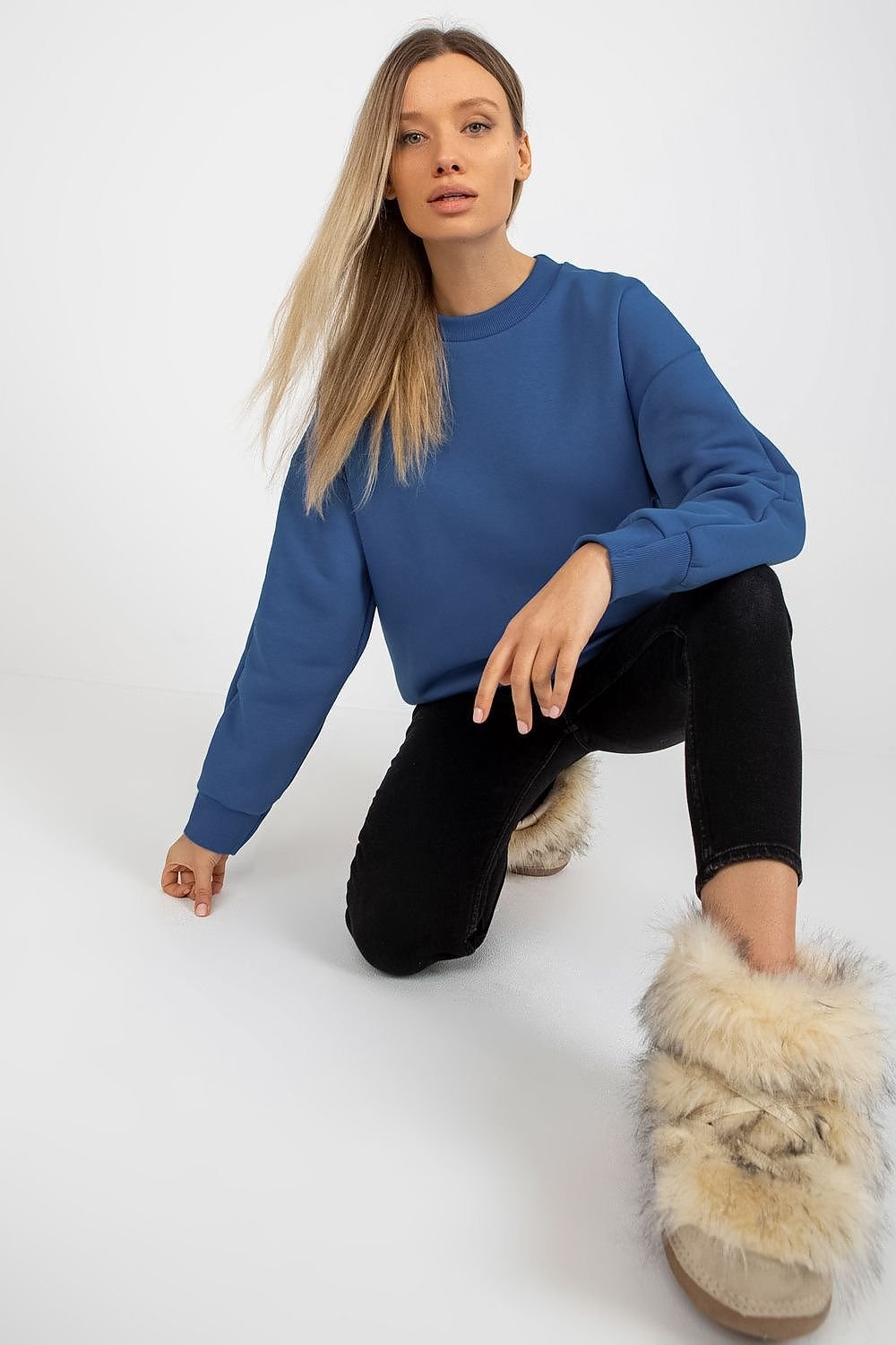 Sweatshirt model 191758