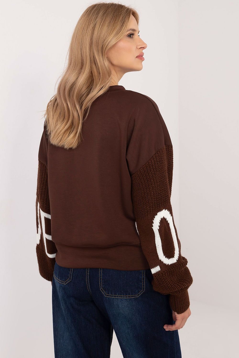 Sweatshirt model 202900