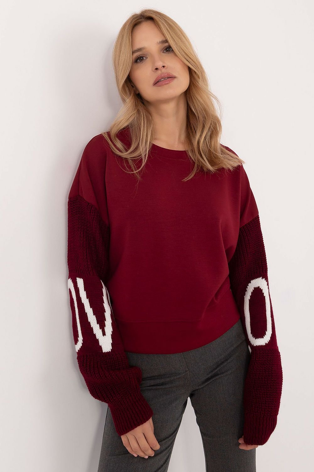 Sweatshirt model 202900