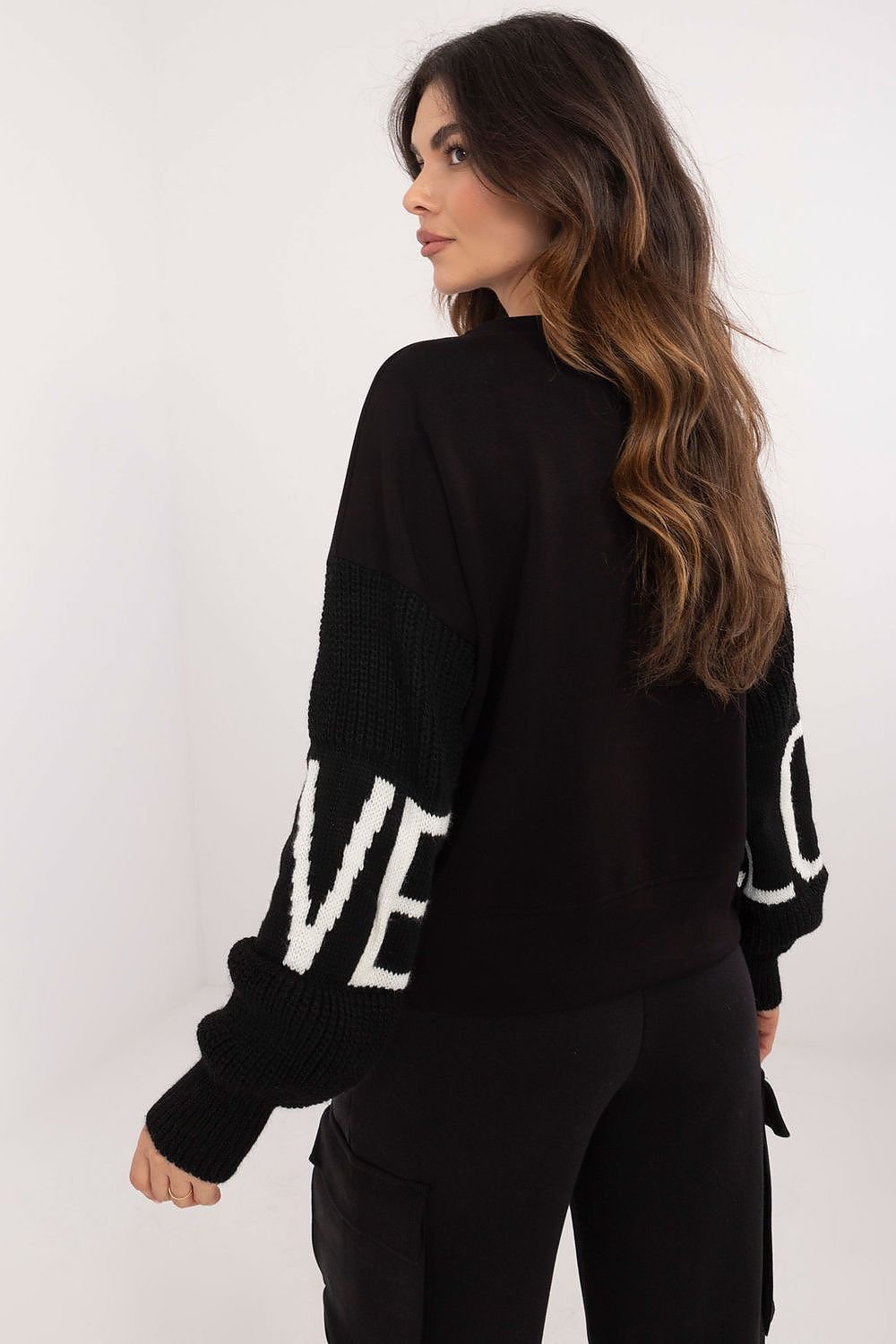 Sweatshirt model 202900