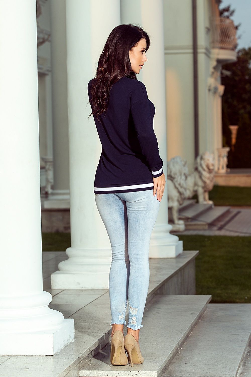 Sweatshirt model 123894