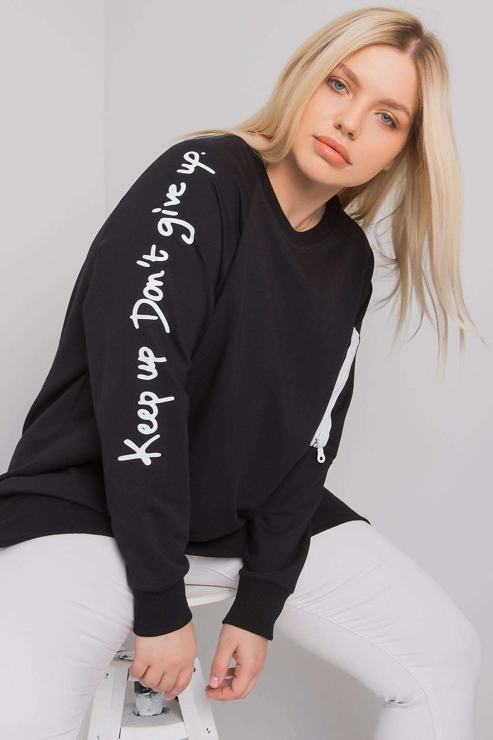 Sweatshirt model 160047