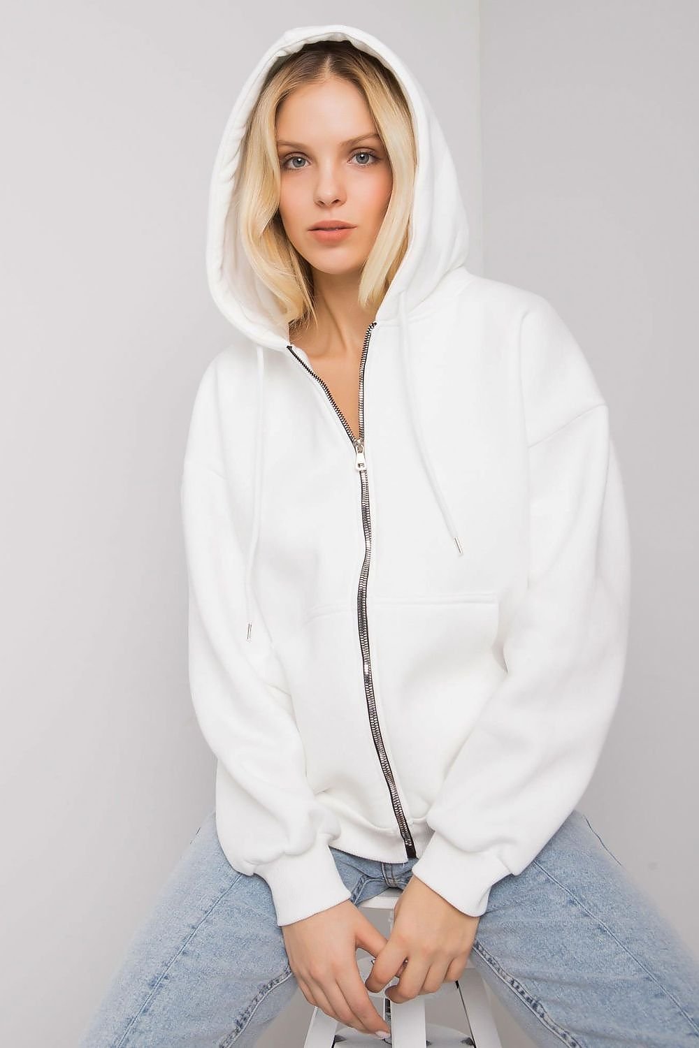 Sweatshirt model 161923