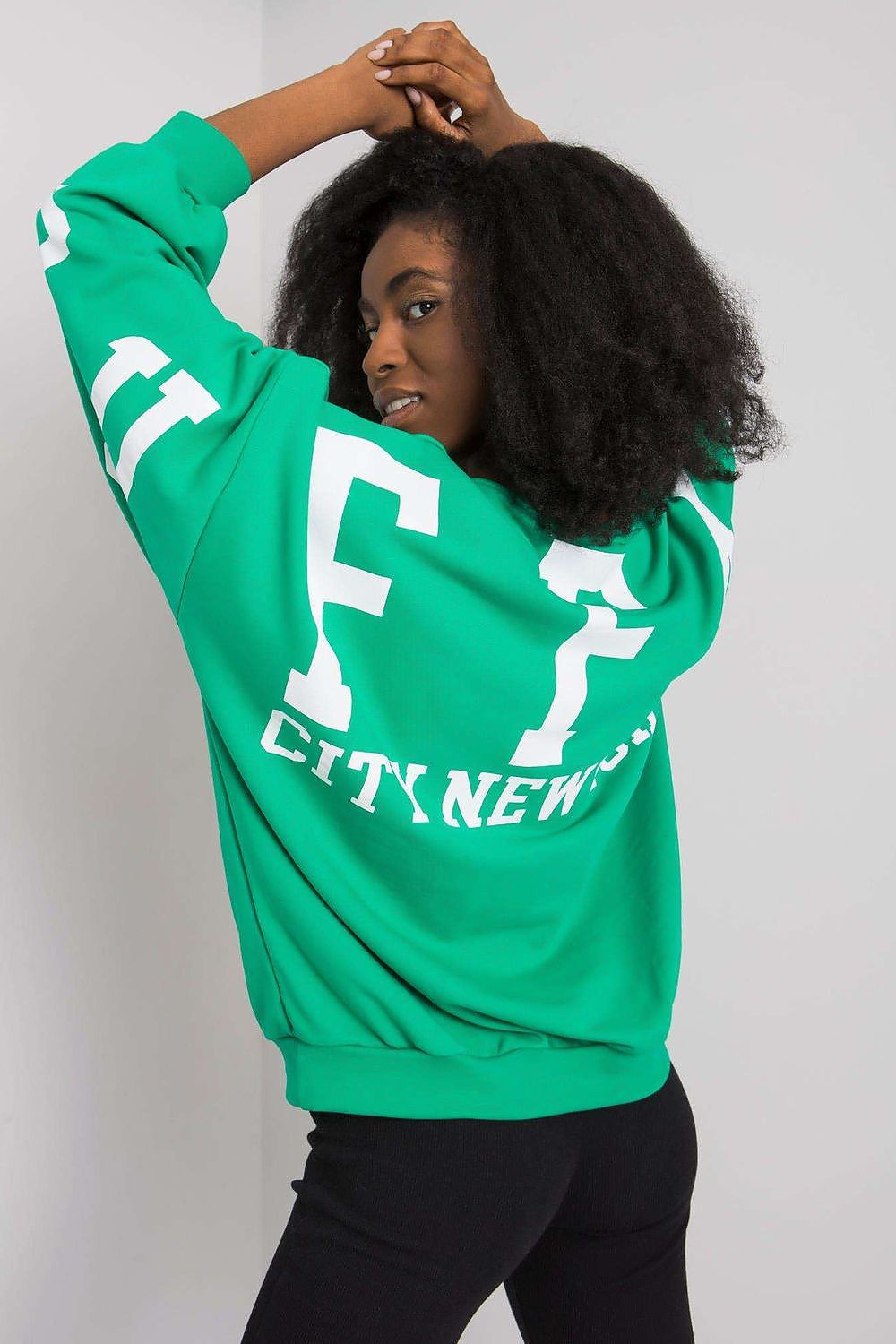 Sweatshirt model 161926