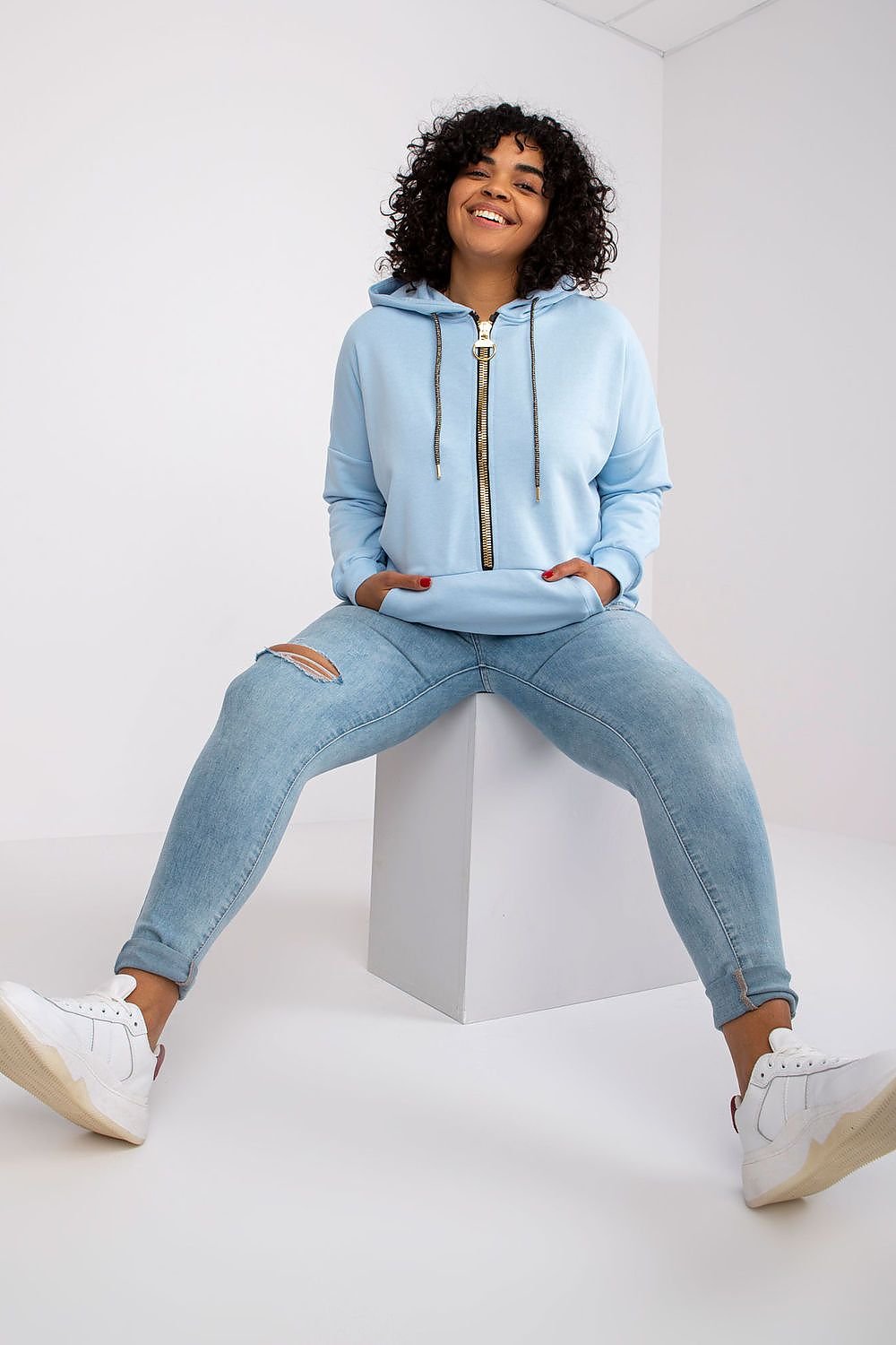 Sweatshirt model 163020