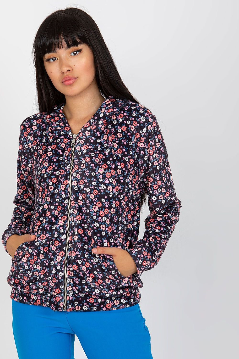 Sweatshirt model 169898