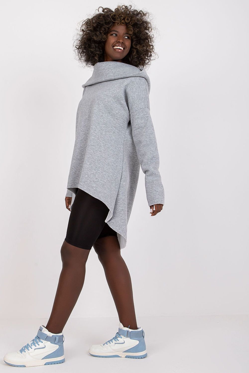 Sweatshirt model 170422