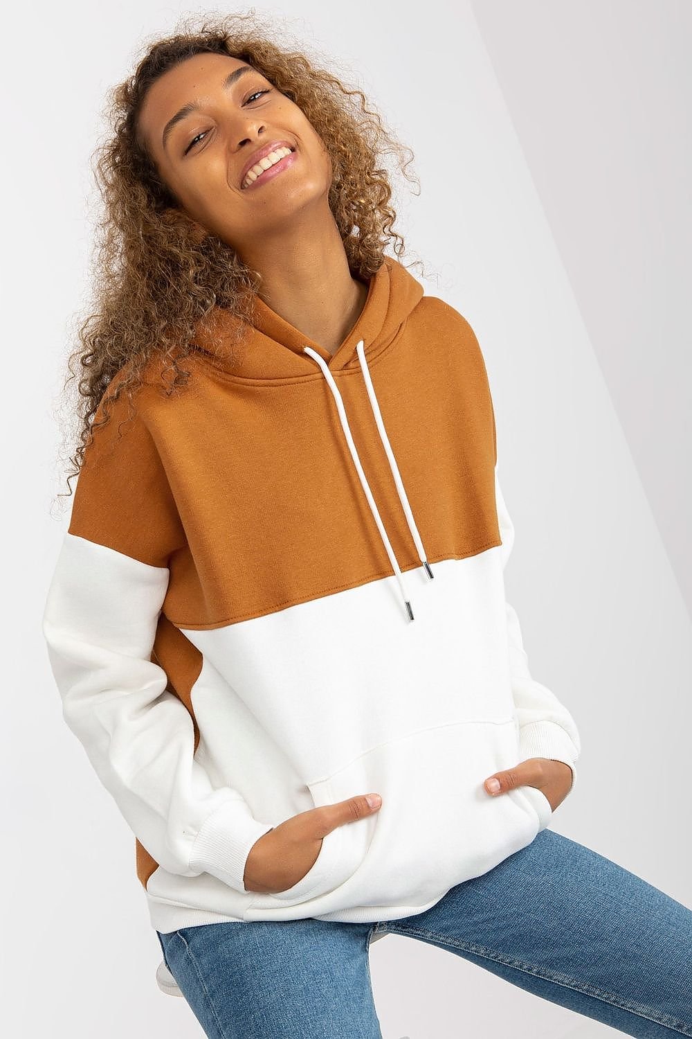 Sweatshirt model 172512