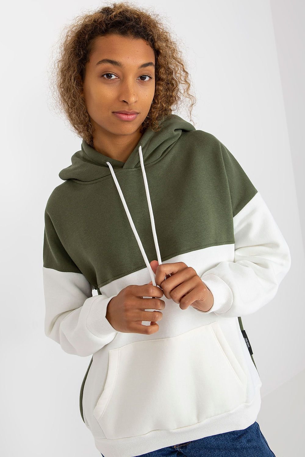 Sweatshirt model 172512