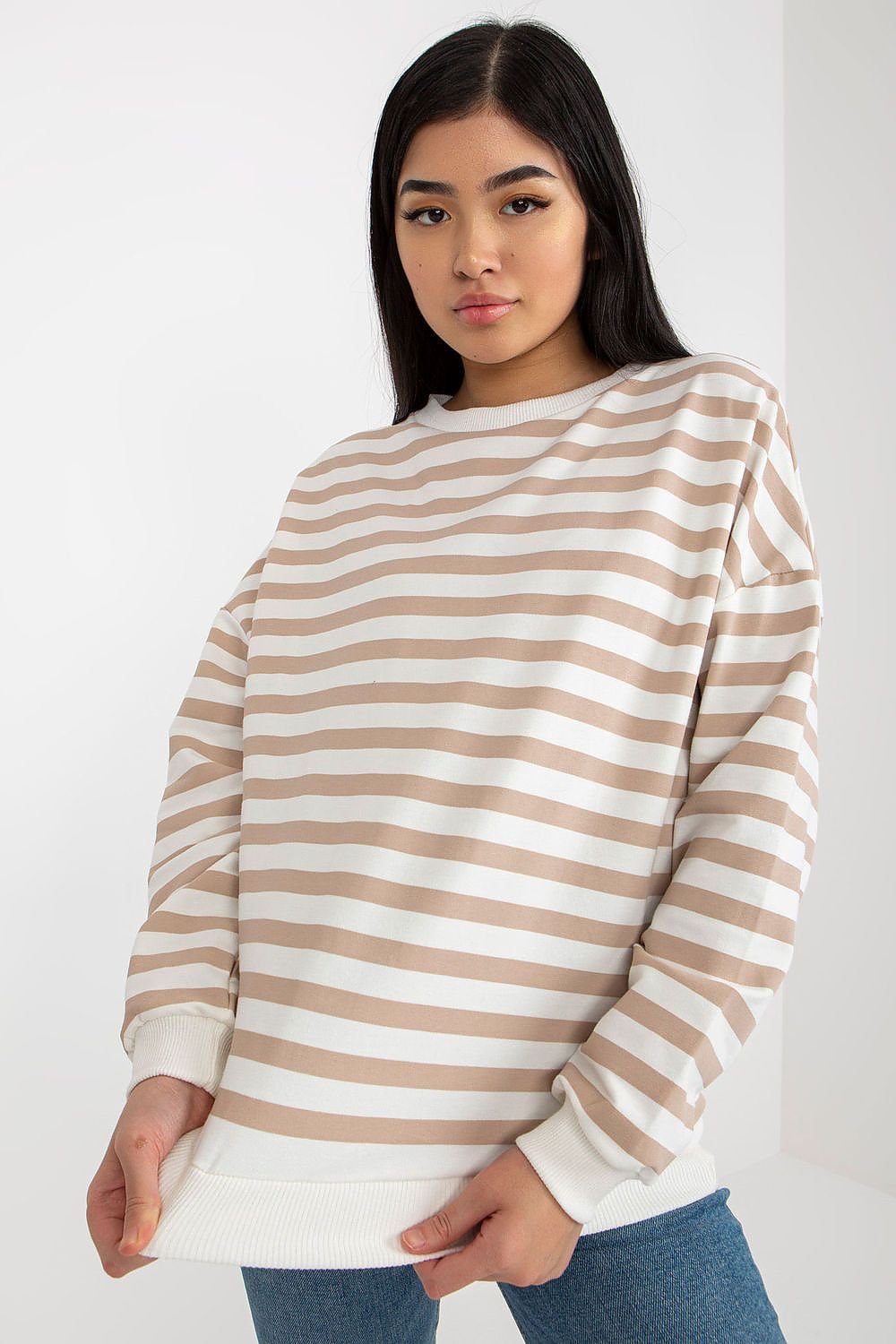 Sweatshirt model 175100