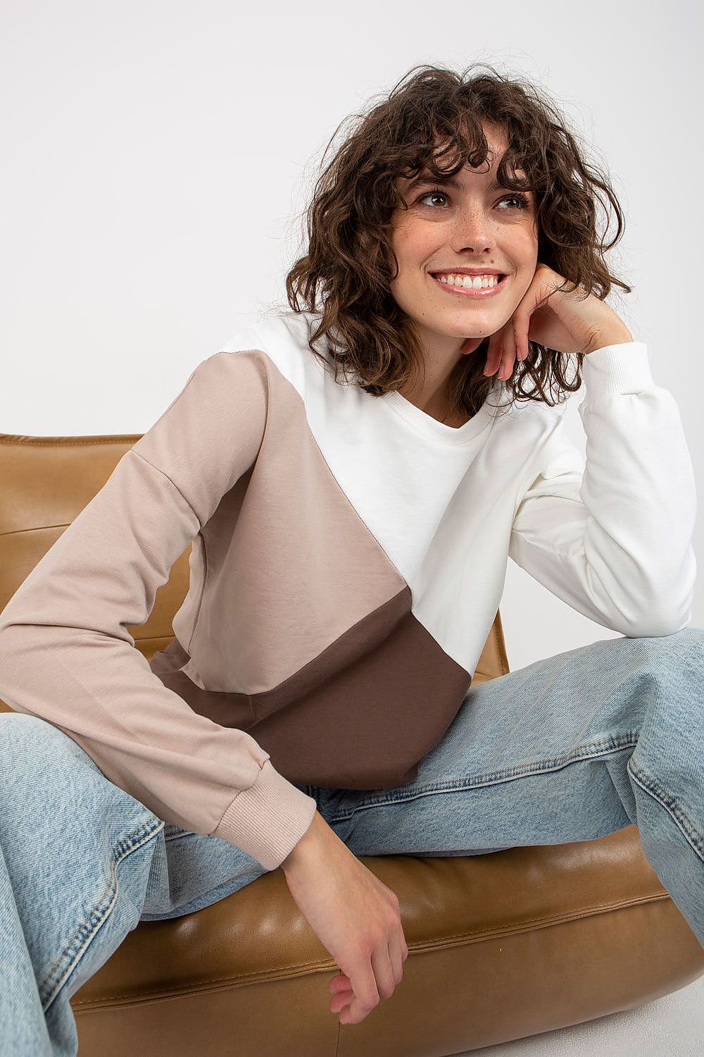 Sweatshirt model 175194