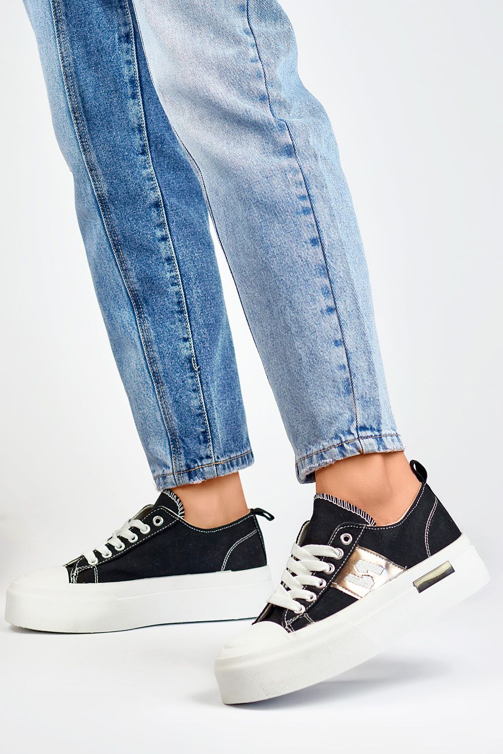 Baskets model 197980