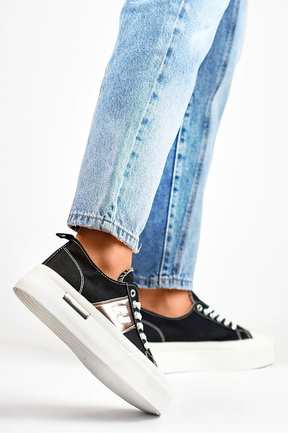Baskets model 197980