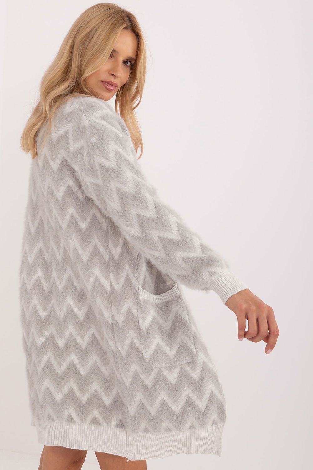 Cardigan model 199550