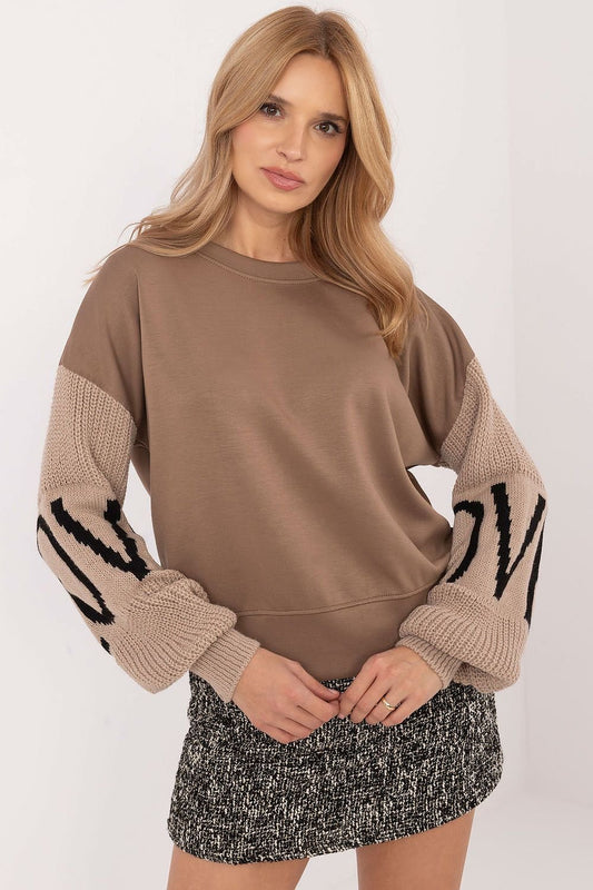 Sweatshirt model 202900