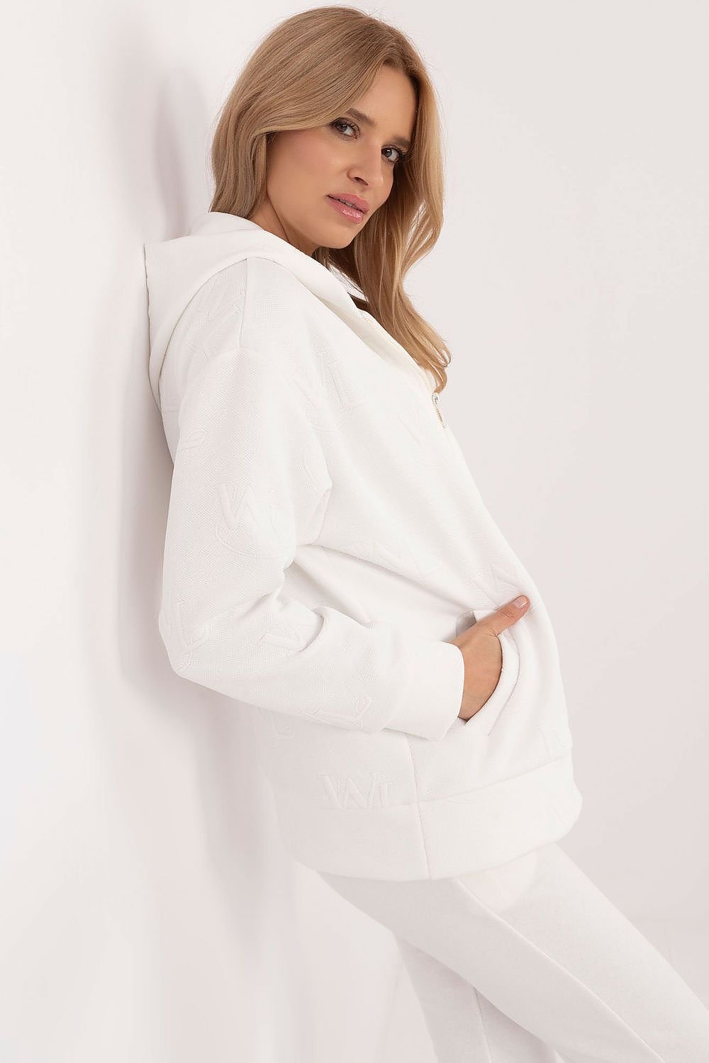 Sweatshirt model 202930