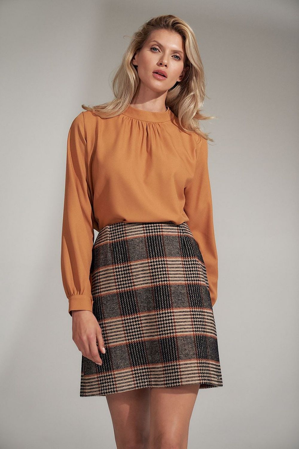 Jupe courte model 150905