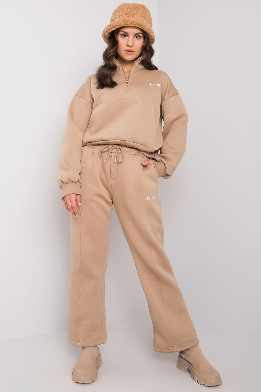 L`ensemble model 160790