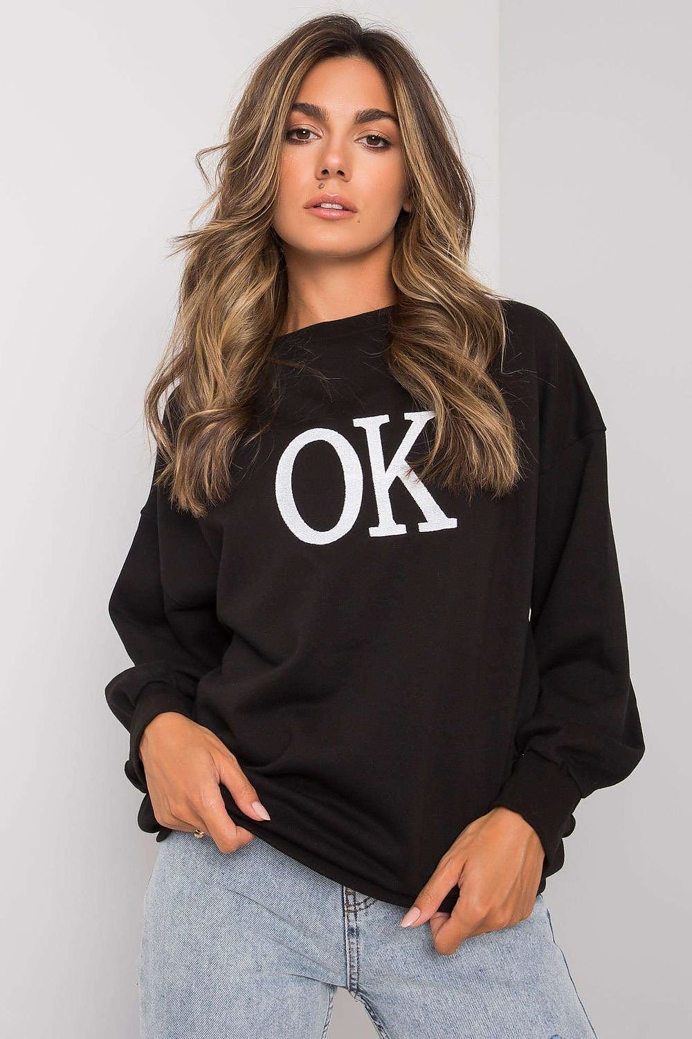 Sweatshirt model 160846