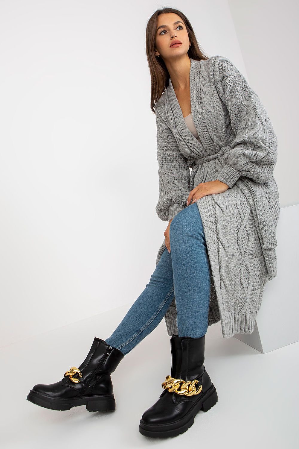 Cardigan model 170828