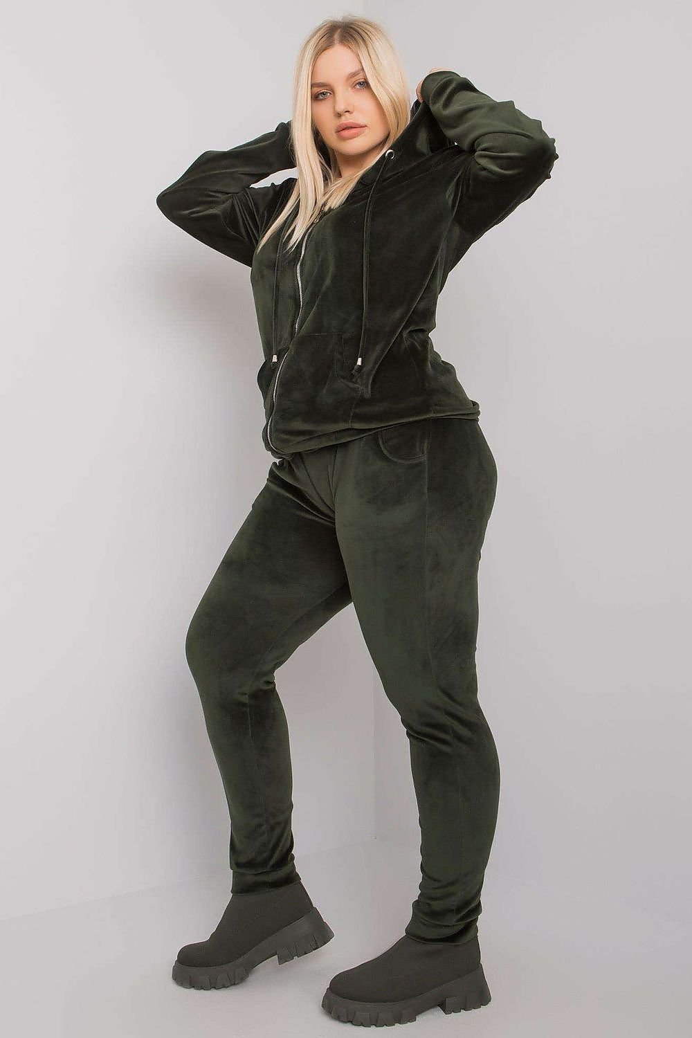 L`ensemble model 171048