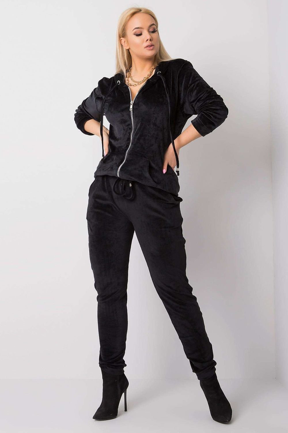 L`ensemble model 171048