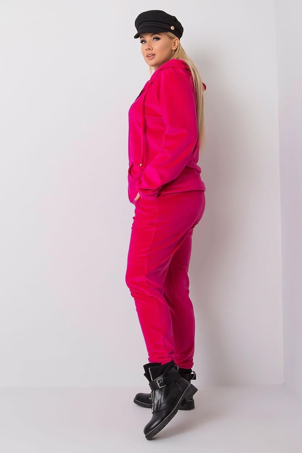 L`ensemble model 171048