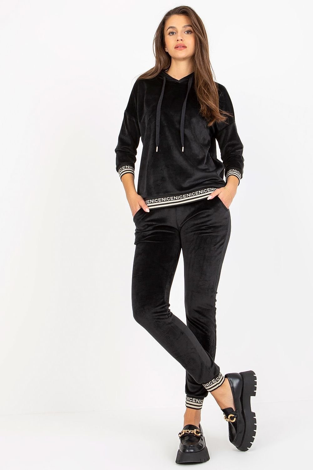 L`ensemble model 177090