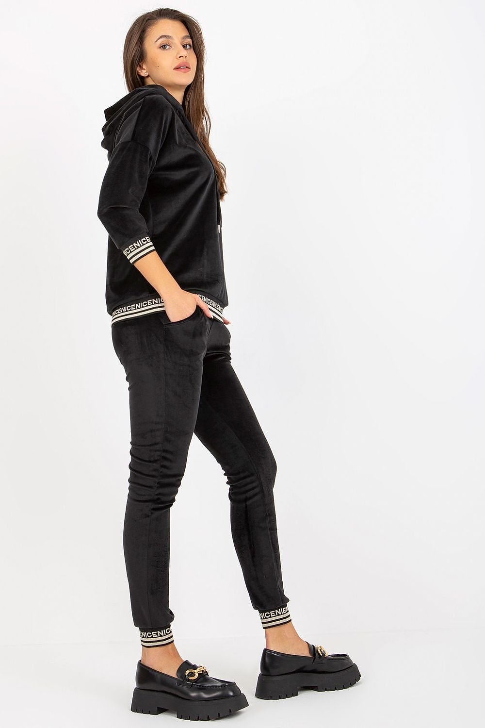L`ensemble model 177090