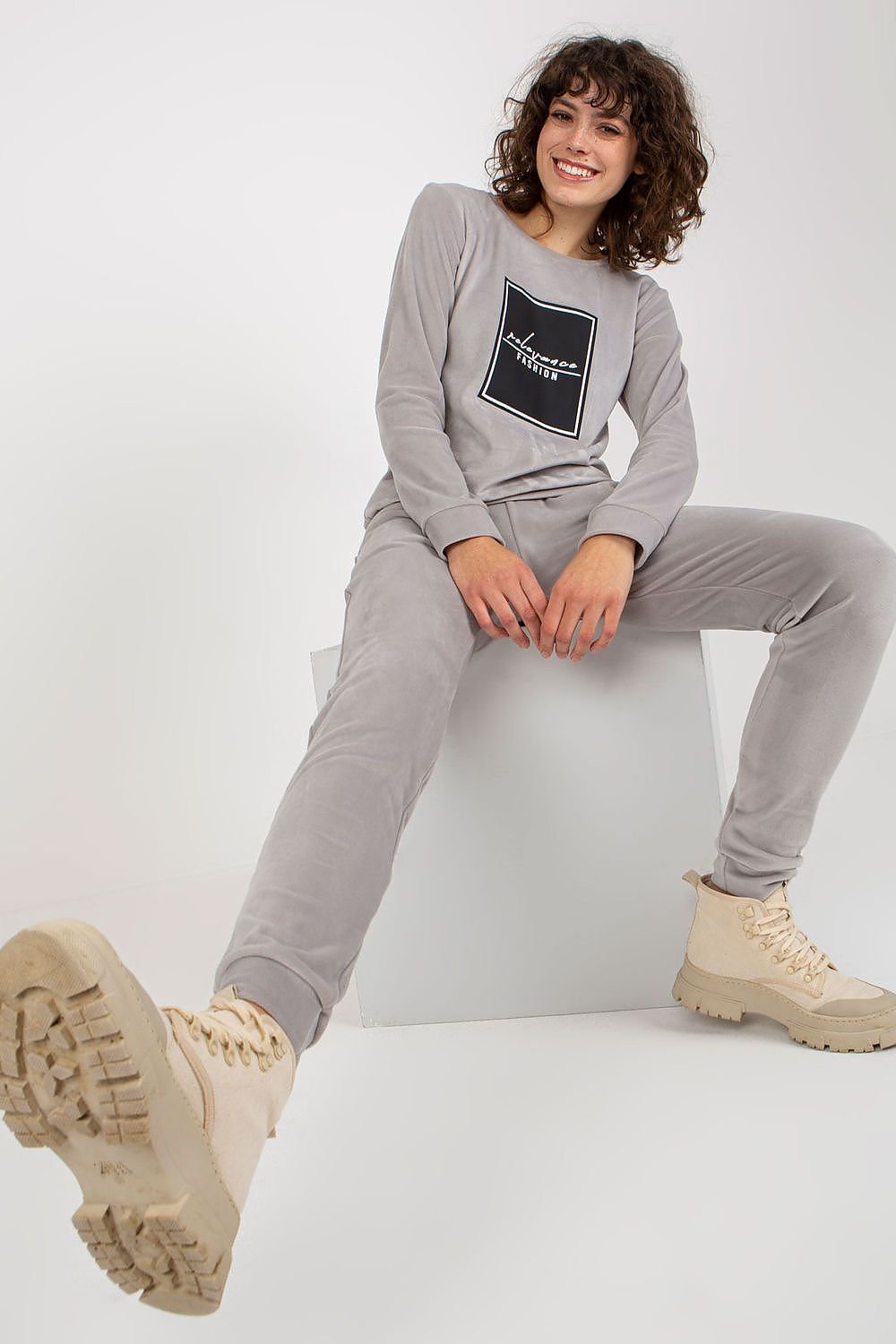 L`ensemble model 177075