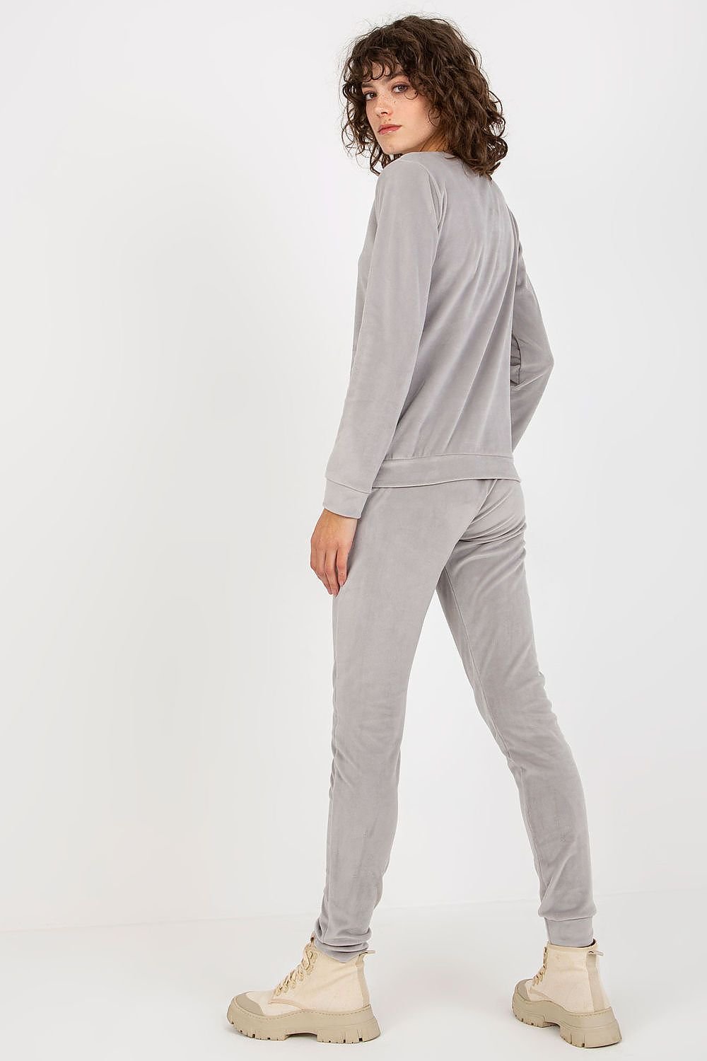 L`ensemble model 177075