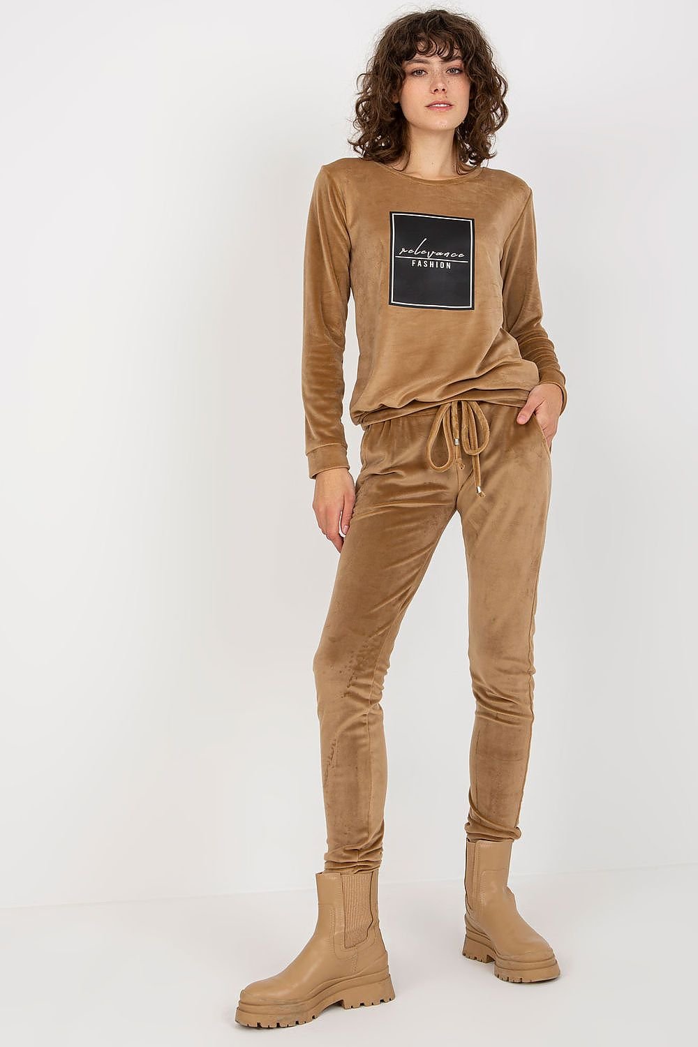 L`ensemble model 177075