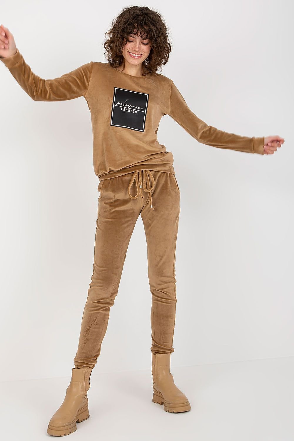 L`ensemble model 177075