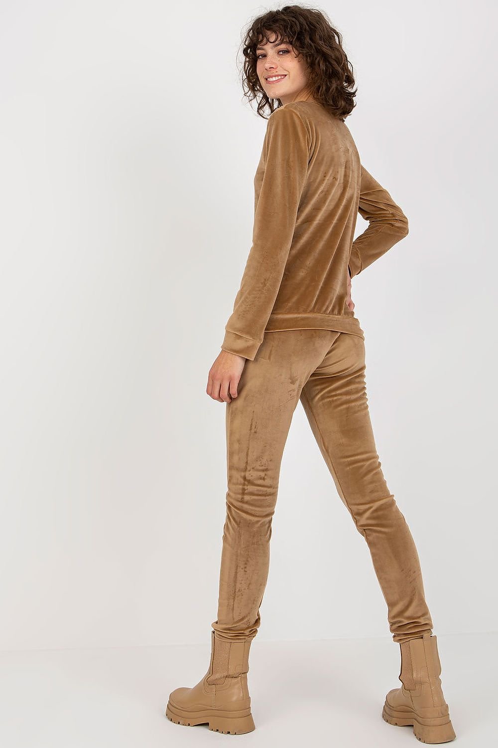 L`ensemble model 177075