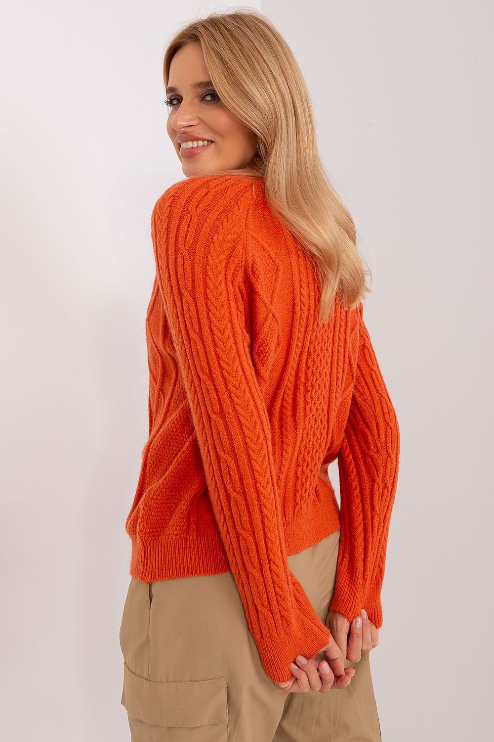 Cardigan model 187575
